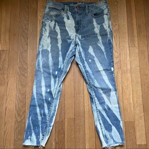 Universal Thread Jeans